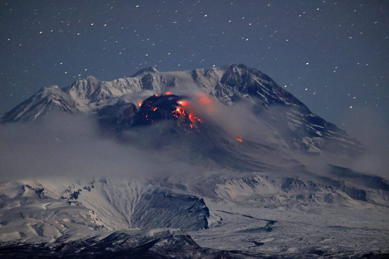 извержение вулкана на камчатке 11 апреля 2023
